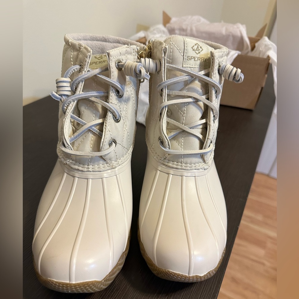 Brand new in box Sperry saltwater boots